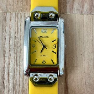 Embassy by Gruen ladies rectangular silver tone sporty dress watch NEW BATTERY